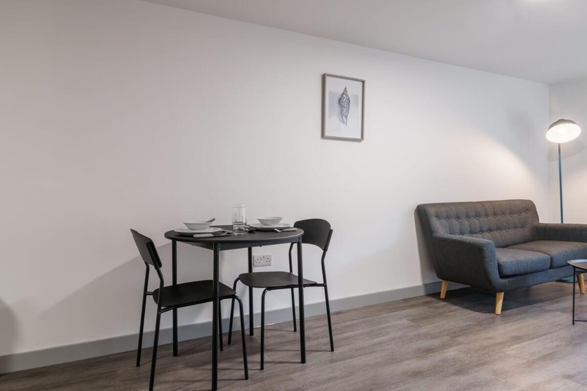 Modern 1 Bed Apartment In Liverpool Centre Екстер'єр фото