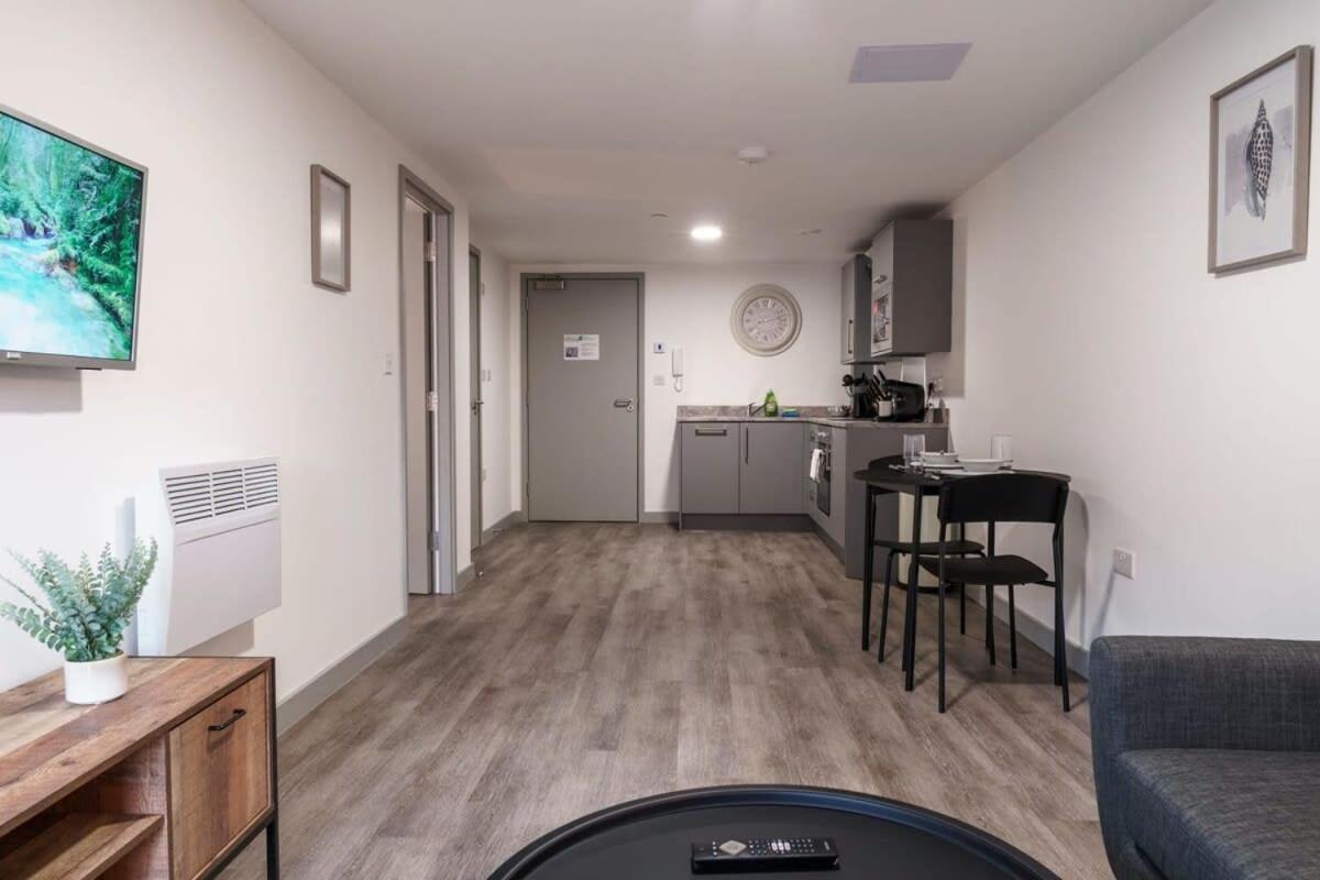 Modern 1 Bed Apartment In Liverpool Centre Екстер'єр фото
