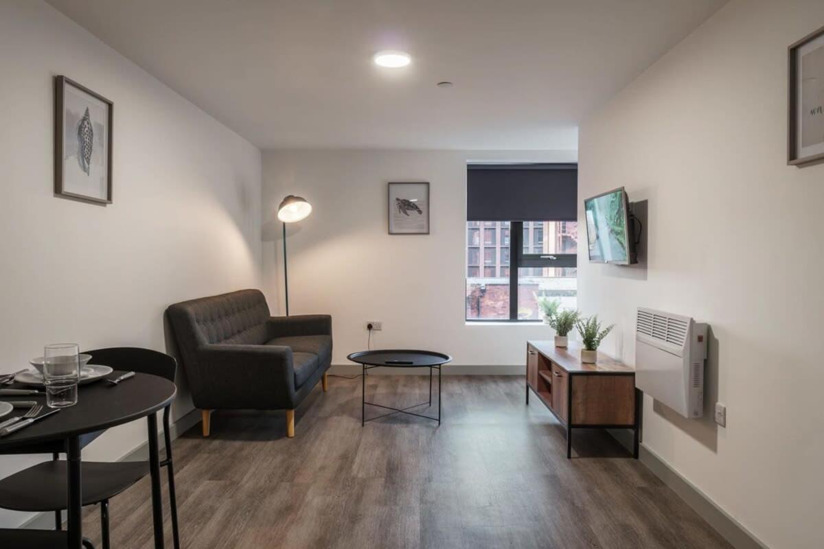 Modern 1 Bed Apartment In Liverpool Centre Екстер'єр фото